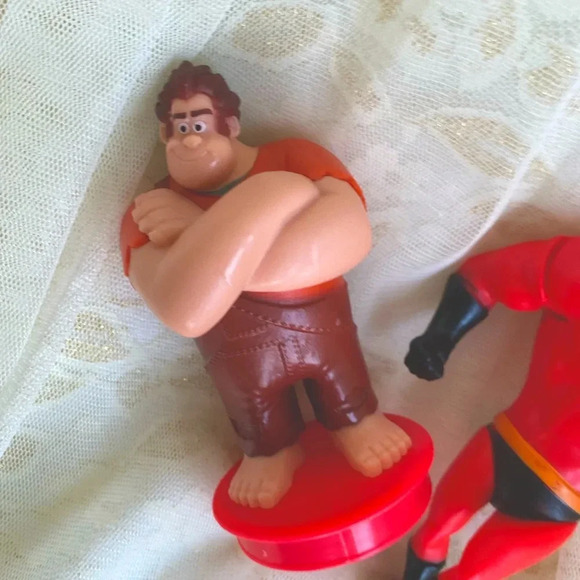 Disney Pixar The Incredibles Action Figures Set of 2 Toys Collectible Figurines - Picture 2 of 5